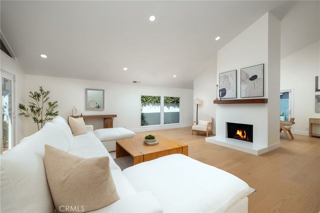 3834 Mistral, Huntington Beach, CA 92649