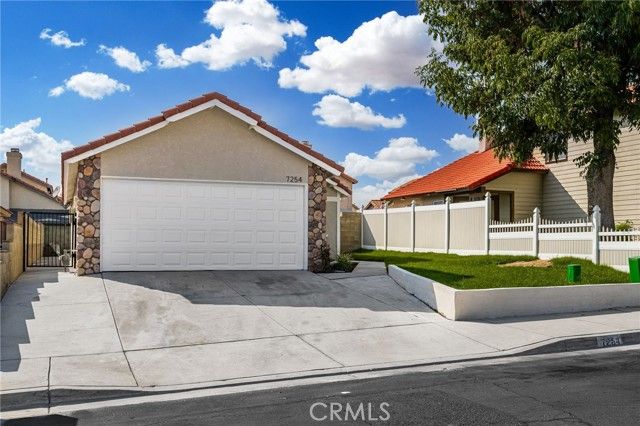 7254 Stoney Creek, Highland, CA 92346