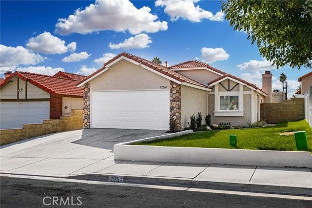 7254 Stoney Creek, Highland, CA 92346