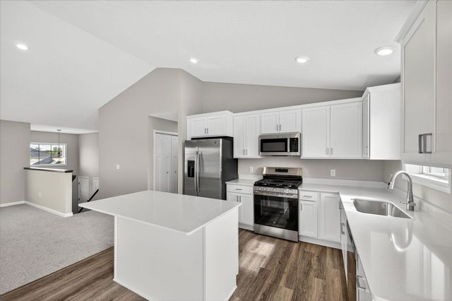 1748 Squirrel Way, New Richmond, WI 54017
