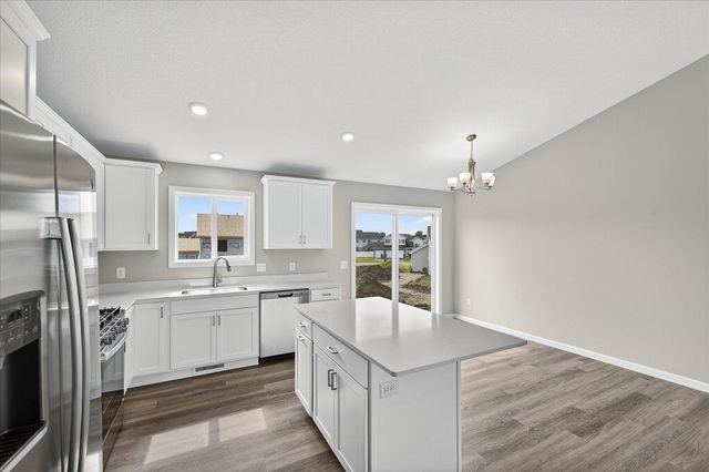 1748 Squirrel Way, New Richmond, WI 54017