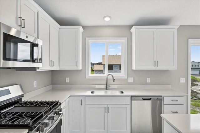 1748 Squirrel Way, New Richmond, WI 54017
