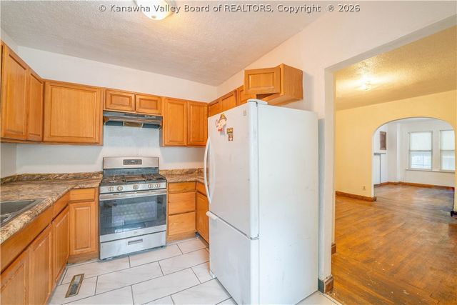 828 Washington Street W, Charleston, WV 25302