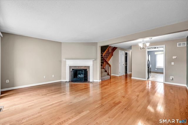 10 Orchard Brook Drive 10, Wethersfield, CT 06109