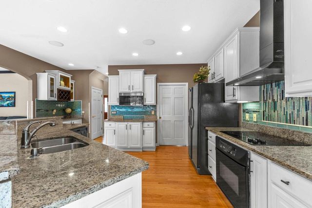 6645 Fieldstone COURT, Racine, WI 53402