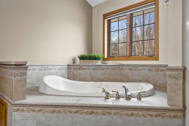 6645 Fieldstone COURT, Racine, WI 53402