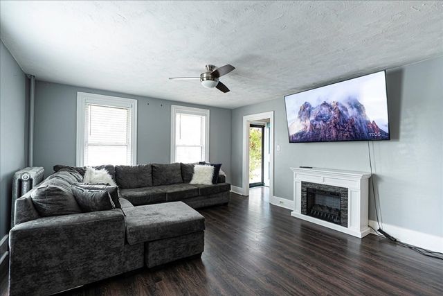 67 Pine St, Milford, MA 01757