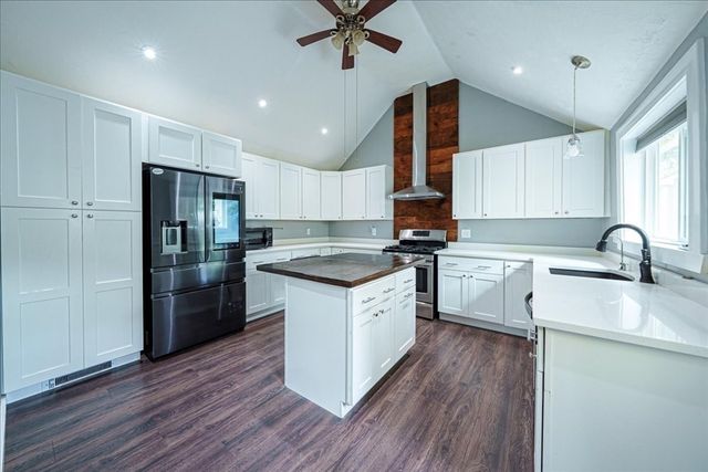 67 Pine St, Milford, MA 01757