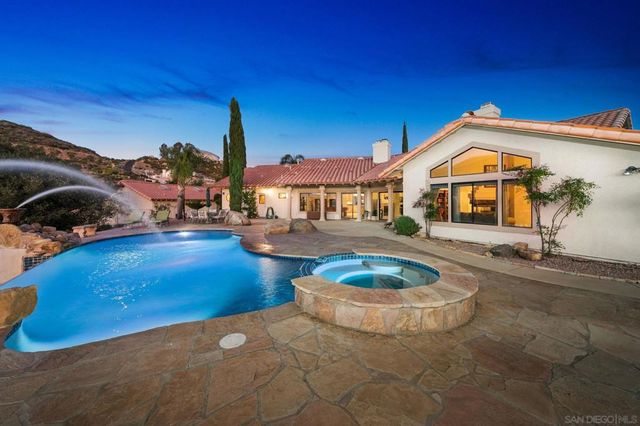 3004 Via Donito, Alpine, CA 91901