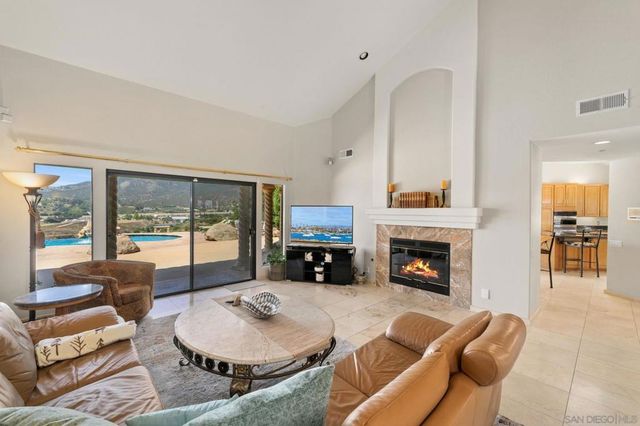 3004 Via Donito, Alpine, CA 91901