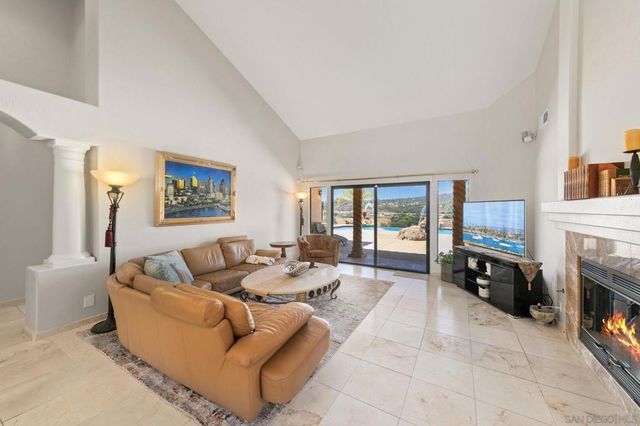 3004 Via Donito, Alpine, CA 91901
