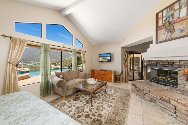 3004 Via Donito, Alpine, CA 91901