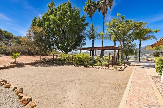 3004 Via Donito, Alpine, CA 91901