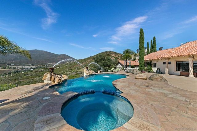 3004 Via Donito, Alpine, CA 91901