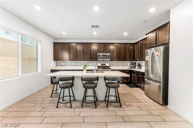 8859 Mountain Lion Avenue, Las Vegas, NV 89166