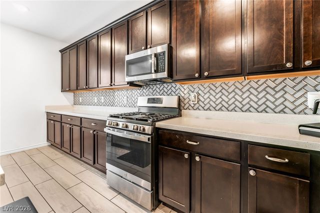 8859 Mountain Lion Avenue, Las Vegas, NV 89166