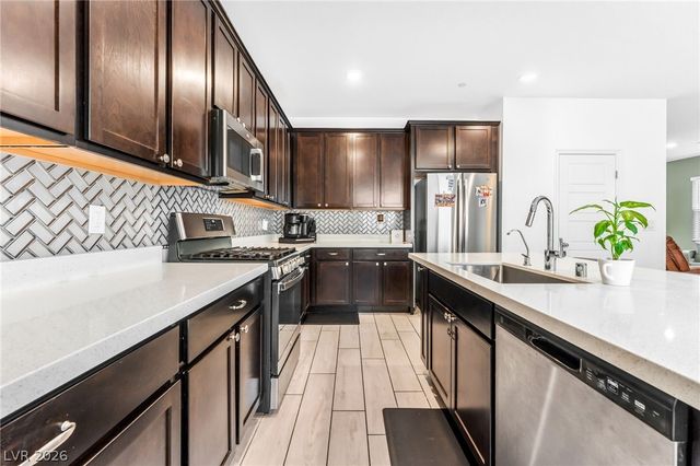 8859 Mountain Lion Avenue, Las Vegas, NV 89166