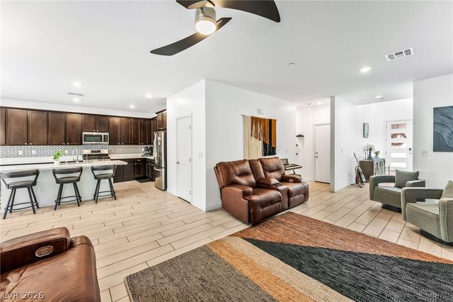 8859 Mountain Lion Avenue, Las Vegas, NV 89166