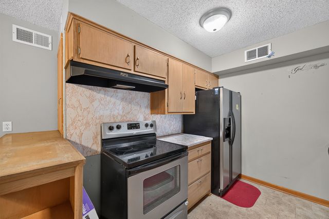 2218 S Elpyco, Wichita, KS 67218