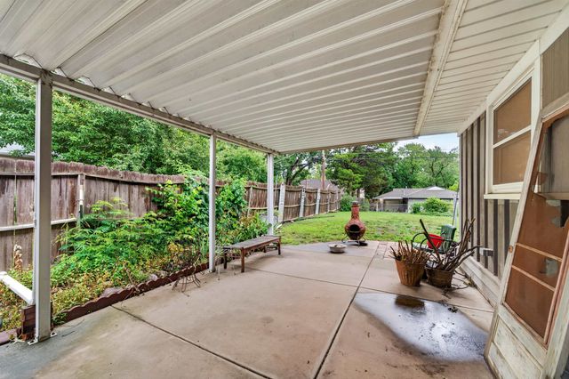 2218 S Elpyco, Wichita, KS 67218