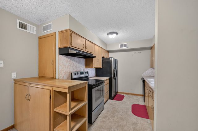 2218 S Elpyco, Wichita, KS 67218