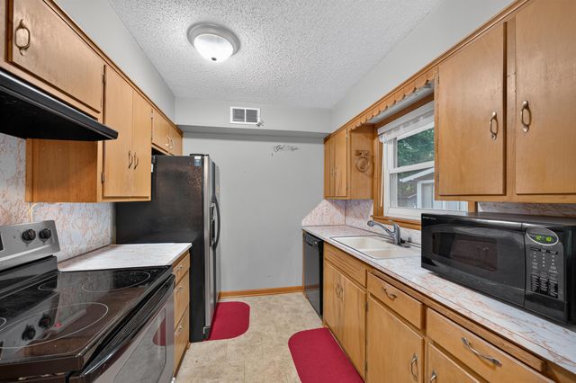 2218 S Elpyco, Wichita, KS 67218