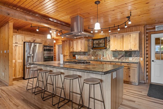 649 Grantsdale Road, Hamilton, MT 59840