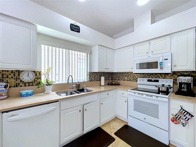 27544 BREAKERS DRIVE, Wesley Chapel, FL 33544