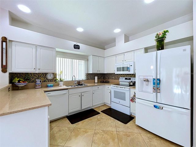 27544 BREAKERS DRIVE, Wesley Chapel, FL 33544