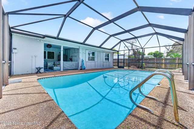 713 NE James Circle NE, Palm Bay, FL 32905