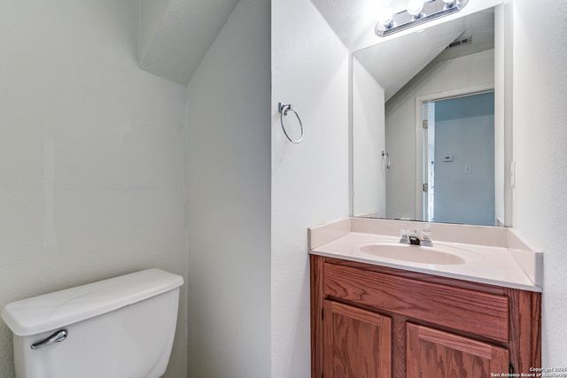 59 Rainy Ave, San Antonio, TX 78240