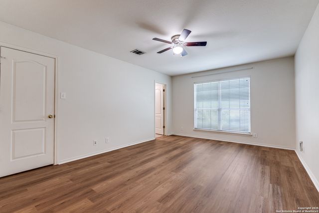 59 Rainy Ave, San Antonio, TX 78240