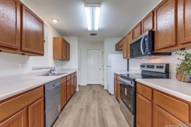 59 Rainy Ave, San Antonio, TX 78240