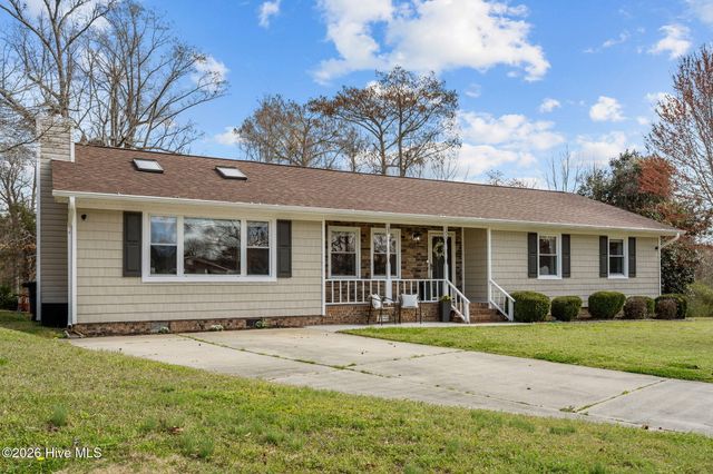 100 Estate Drive, Jacksonville, NC 28540