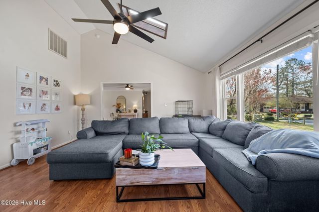 100 Estate Drive, Jacksonville, NC 28540