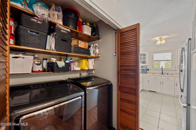 100 Estate Drive, Jacksonville, NC 28540