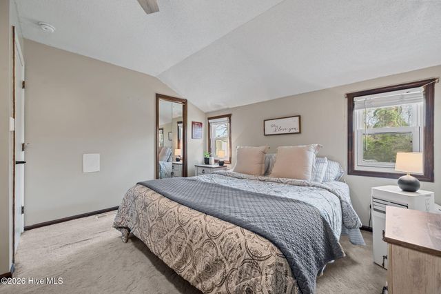 100 Estate Drive, Jacksonville, NC 28540