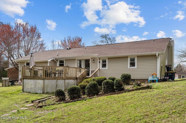 100 Estate Drive, Jacksonville, NC 28540