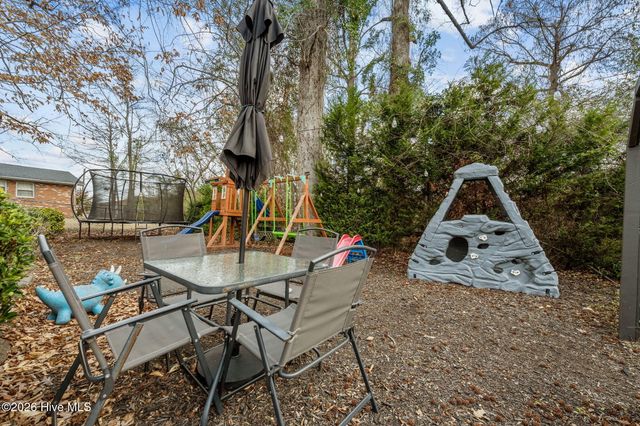 100 Estate Drive, Jacksonville, NC 28540