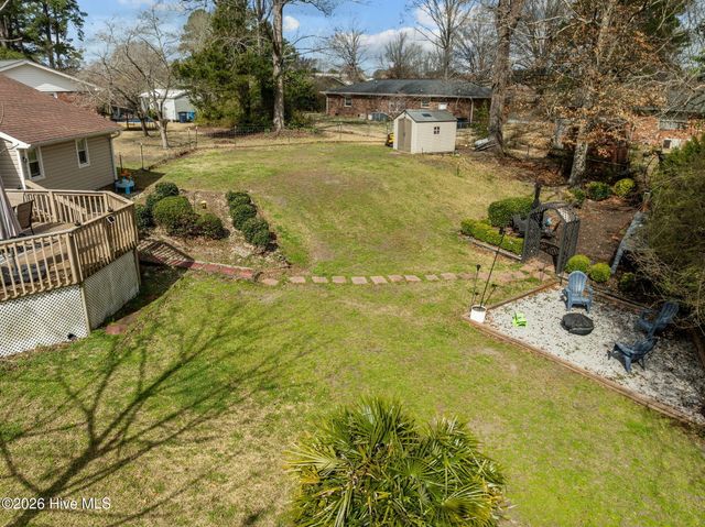 100 Estate Drive, Jacksonville, NC 28540