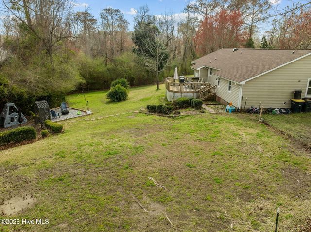 100 Estate Drive, Jacksonville, NC 28540