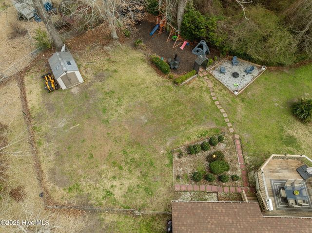 100 Estate Drive, Jacksonville, NC 28540