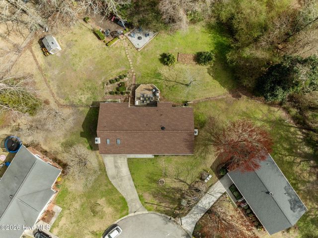100 Estate Drive, Jacksonville, NC 28540