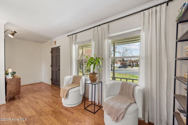 100 Estate Drive, Jacksonville, NC 28540