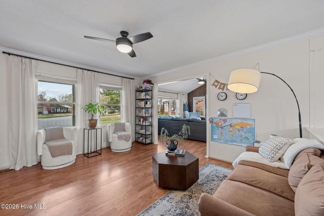 100 Estate Drive, Jacksonville, NC 28540