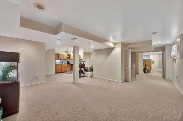 11897 Winston Circle, Forest Park, OH 45240