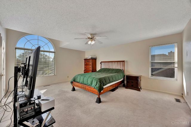 11897 Winston Circle, Forest Park, OH 45240