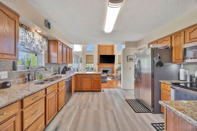 11897 Winston Circle, Forest Park, OH 45240