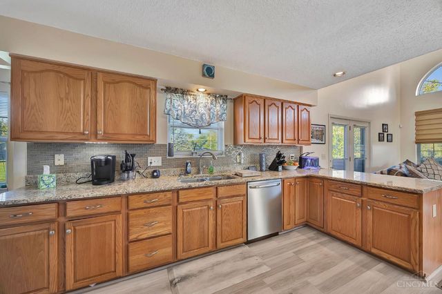 11897 Winston Circle, Forest Park, OH 45240