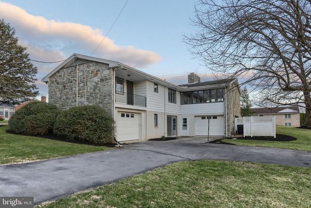 129 S CENTER ST, Cleona, PA 17042